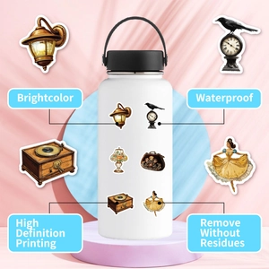 Waterdichte vintage stickers op een witte waterfles met hoge definitie bedrukking