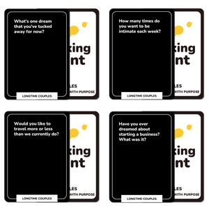 Juego de cartas Talking Point para parejas con diseño minimalista en blanco y negro