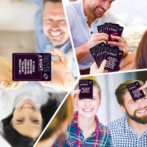 Detalle de tarjetas interactivas Date Night con actividades románticas para parejas