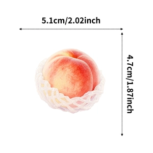 Pegatina de melocotón realista con medidas de 5,1 cm de ancho y 4,7 cm de alto detalladas
