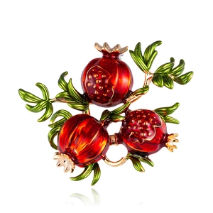 Vintage Pomegranate Fruit Brooch Alloy Enamel Pomegranate Branch Pin Red Green For Women Dress Suit Jewelry Accessories