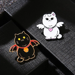 Lot de pins émaillés chat ange blanc et chat diable noir pour sacs et vêtements