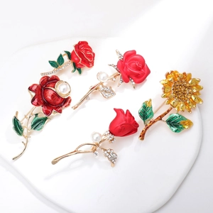 Elegant 5-piece floral brooch set with pearls and rhinestones in rose and sunflower designs