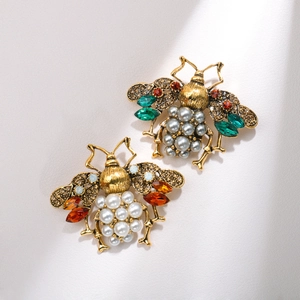 Vintage gold bee brooch pins with colorful rhinestones and elegant pearls for clothes
