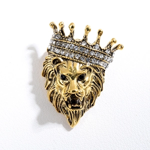 Broche tête de lion dorée vintage avec couronne et diamants pour costumes et tenues