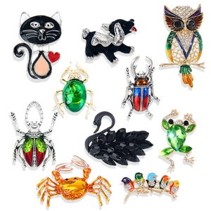 Sammlung kreativer Tier-Emaille-Anstecknadeln mit Katzen, Eulen und Strass-Fröschen