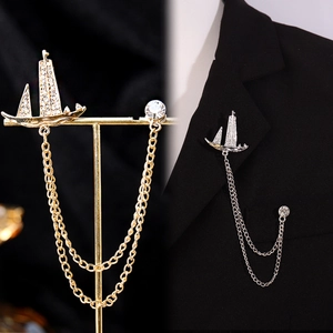 Vintage Sailboat Tassel Chain Brooch For Men Alloy Rhinestone Lapel Pin Nautical Ship Jewelry For Suit Wedding Banquet Office Accessory