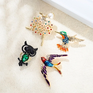 Ensemble de broches animaux avec hibou en cristal, colibri et motifs ballerine