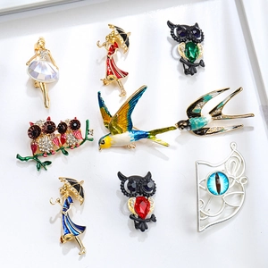 Ensemble de broches élégantes d'animaux et personnages avec hirondelle et chouette