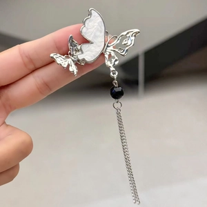 Broche Vintage Nouveau Style Chinois en Alliage Papillon Éventail Avec Gland Aspect Nacre Accessoire Élégant pour Robe Qipao Femme