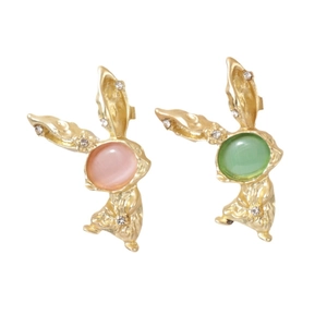 Broche lapin mignonne avec pierres oeil de chat roses et vertes et cristaux brillants