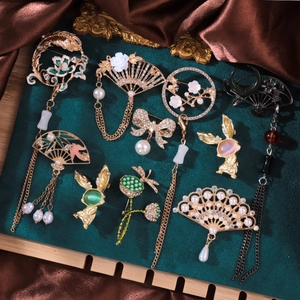 Vintage Chinese Style Fan Shape Tassel Brooch Zinc Alloy Rhinestone Pearl Animal Rabbit Elegant Ethnic Brooch For Women Jewelry