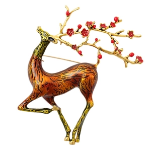 Vintage gold-plated enamel elk brooch with plum blossom antlers for men suit lapel
