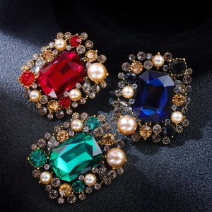 Vintage Alloy Faux Artificial Pearl Rhinestone Brooch Large Rectangle Artificial Crystal Palace Style Banquet Pin For Women Jewelry