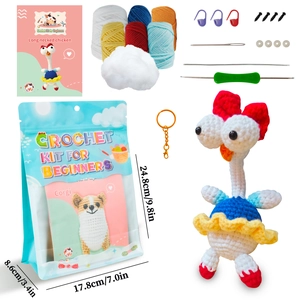 Kit de crochet pour débutants avec fils colorés et matériel pour créer une poupée poulet