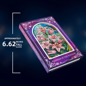 Detailansicht des Flowers in the Window Notizbuchs mit lila Hardcover und Buntglasmotiv