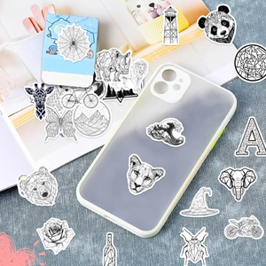 Adesivi minimalisti in bianco e nero con animali su una custodia per cellulare trasparente