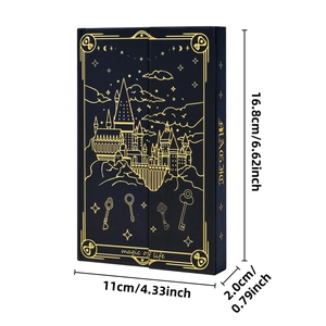 Taccuino accademia di magia nero minimalista con disegno dorato di castello e chiavi