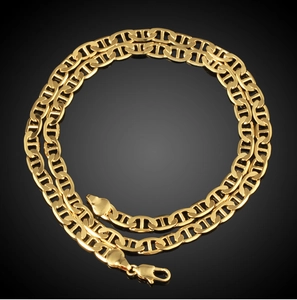 Detail of 18K gold-plated mariner link chain necklace with lobster clasp for men
