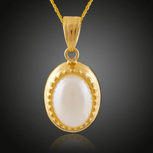 Detail of 18K gold-plated necklace featuring a large oval opal gemstone pendant