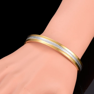 Δίχρωμο μαγνητικό βραχιόλι 18K χρυσό και ασήμι με ανάγλυφο σχέδιο λέπια για γυναίκες