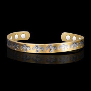 Vintage 18K Gold Plated Copper Magnetic Cuff Bracelet Two Tone Eagle Thunderbird Pattern Health Care Open Bangle Jewelry For Women Men