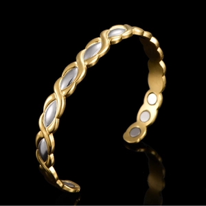 Zweifarbiges magnetisches 18K vergoldetes Manschettenarmband für Therapie und Mode