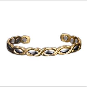 Magnettherapie-Armband aus 18 Karat vergoldetem zweifarbigem gedrehtem Kabel im C-Design