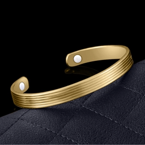 Bracciale magnetico placcato oro 18K con finitura spazzolata e design a linee parallele