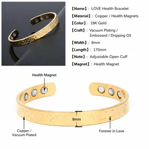 Dettaglio del bracciale magnetico placcato oro 8mm con incisione Forever In Love