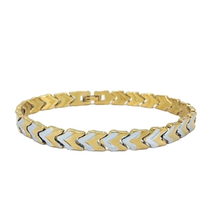 Bracciale bicolore oro e argento a maglie a freccia con chiusura a scatto sicura
