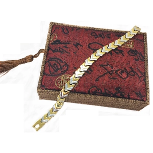 Bracciale bicolore oro e argento con maglie a freccia e chiusura a scatto da uomo