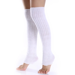 Calentadores de piernas blancos de punto sobre la rodilla con textura acanalada