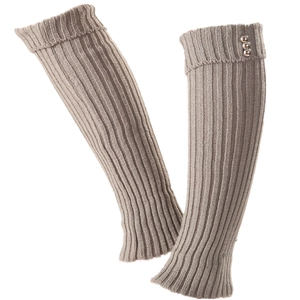 Scaldamuscoli in maglia kaki a coste con tre bottoni d'argento e risvolto alla moda