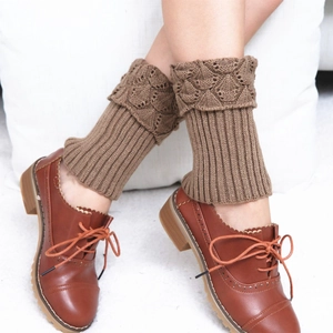 Women's knit leg warmers in coffee brown with ribbed texture and scallop trim