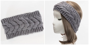 Detalle del tejido de trenzas y ajuste de la diadema gris de punto sobre un modelo