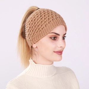 Bandeau tricoté épais pour femme en marron camel avec texture crochet en nid d'abeille