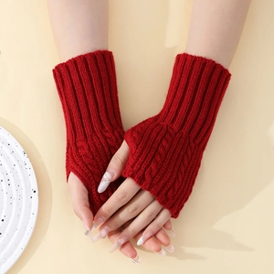 Détails de gants sans doigts en tricot torsadé rouge foncé pour femme en hiver