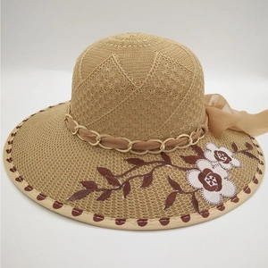 Cappello da Sole a Tesa Larga da Donna Con Ricamo Floreale Fiocco Catena in Metallo Estivo Pieghevole in Cotone Lino