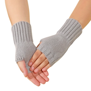 Mitaines tricotées gris clair pour femmes avec texture côtelée chaude pour l'hiver