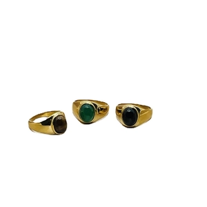 Set aus drei Vintage-Ringen aus 18k vergoldetem Edelstahl mit bunten Achatsteinen