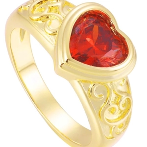 Anello in acciaio inossidabile placcato oro 18K con cuore rosso in zirconia e filigrana
