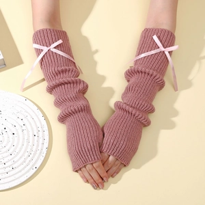Mitaines longues tricotées violettes avec nœuds élégants et texture en maille douce