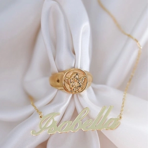 Anello con ali placcato oro 18K con angelo e collana con nome Isabella personalizzata