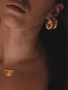 Conjunto de collar y pendientes de acero inoxidable chapado en oro de 18k para mujer
