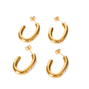 Set di due paia di orecchini a U placcati in oro 18K con perle e strass lucidi