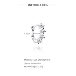 Vue détaillée de la boucle d'oreille moissanite en argent 925, diamètre interne 0,65cm