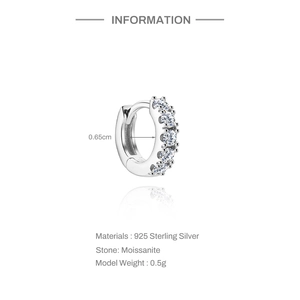 Détail macro de la boucle d'oreille en argent S925 avec moissanite et dimensions