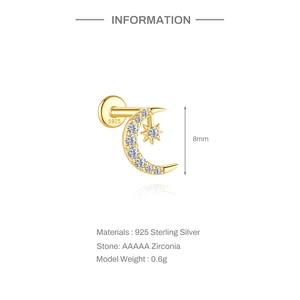 Detailweergave van de gouden S925 zilveren ster en maan oorknop met afmetingen van 8 mm