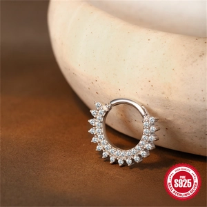 Klassieke S925 sterling zilveren oorringen met dubbele rij moissanite bestrating